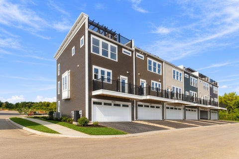 Tiny photo for 2675 Pratt Court, Hoffman Estates, IL 60192 (MLS # 12796508)