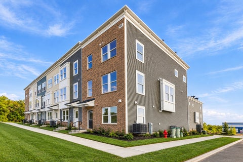 Tiny photo for 2675 Pratt Court, Hoffman Estates, IL 60192 (MLS # 12796508)