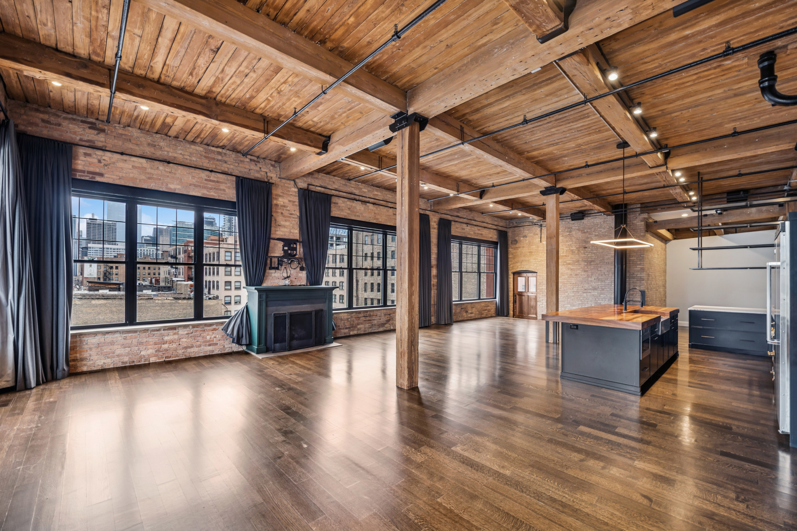 1000 W Washington Boulevard 436-437