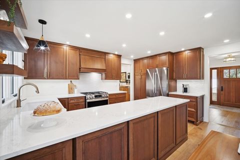Tiny photo for 122 Williamsburg Drive, Bartlett, IL 60103 (MLS # 12597822)
