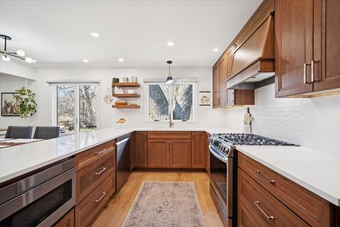 Tiny photo for 122 Williamsburg Drive, Bartlett, IL 60103 (MLS # 12597822)