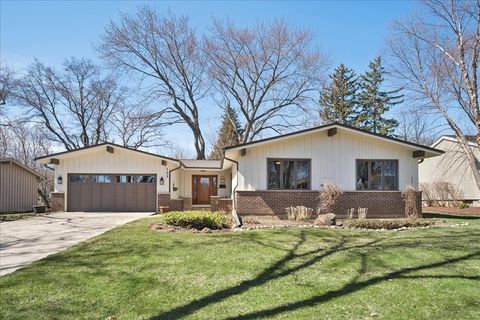 Photo of 122 Williamsburg Drive, Bartlett, IL 60103 (MLS # 12597822)