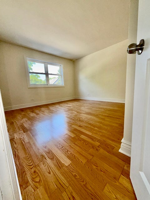 Tiny photo for 600 S York Street #2E, Elmhurst, IL 60126 (MLS # 12687649)