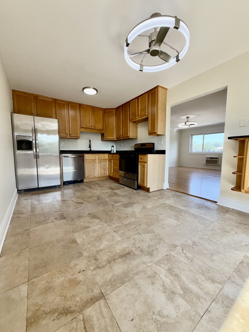 600 S York Street 2E