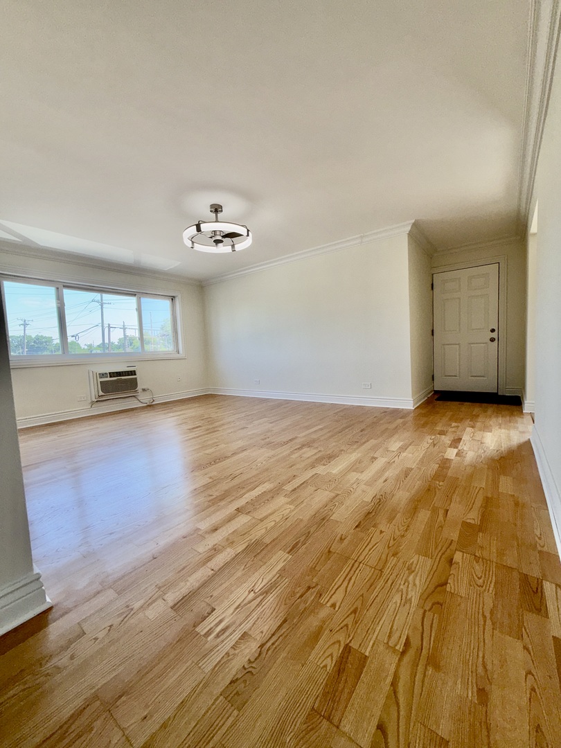 600 S York Street 2E