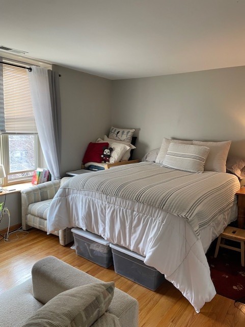 901 W DAKIN Street 2E