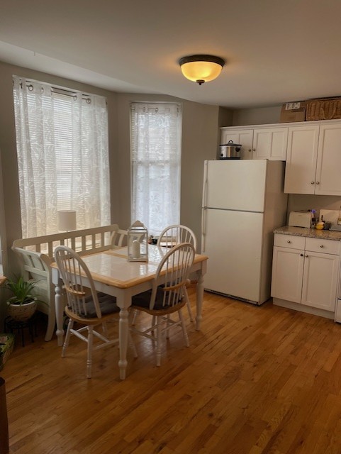 901 W DAKIN Street 2E