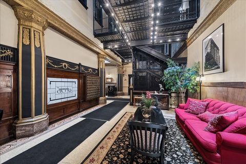 Tiny photo for 2800 N Pine Grove Avenue #7E, Chicago, IL 60657 (MLS # 12620254)