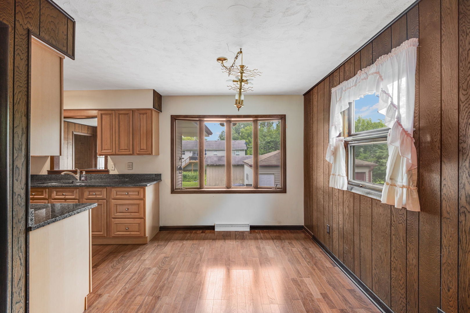 1393 Cottonwood Lane