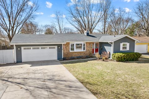 Photo of 530 Sunshine Court, Algonquin, IL 60102 (MLS # 12598780)