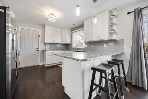 Tiny photo for 530 Sunshine Court, Algonquin, IL 60102 (MLS # 12598780)