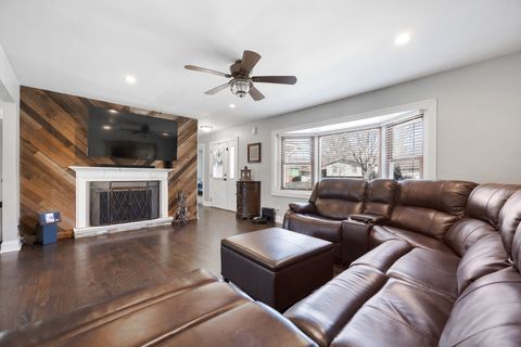 Tiny photo for 530 Sunshine Court, Algonquin, IL 60102 (MLS # 12598780)