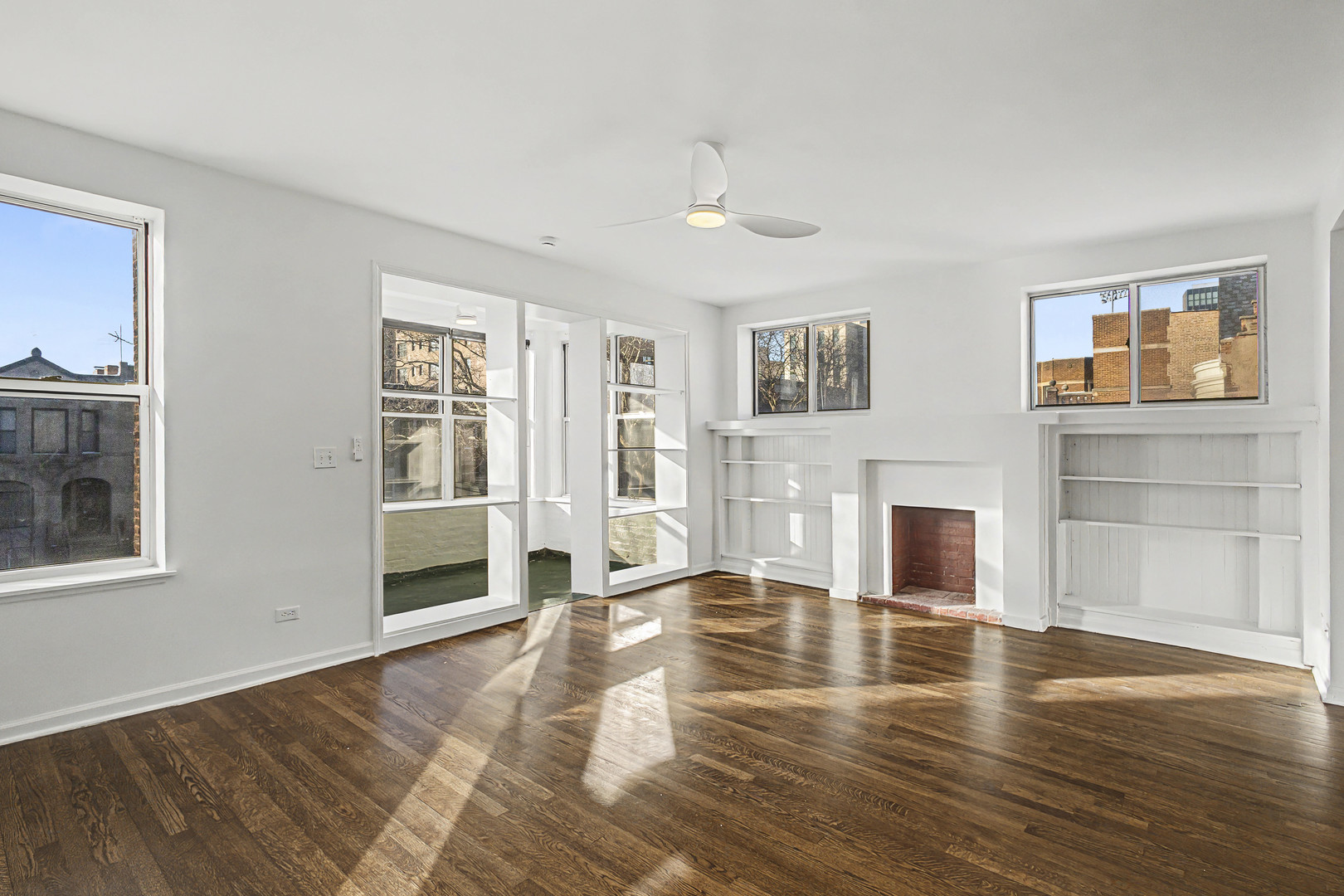 6121 S Woodlawn Avenue 2