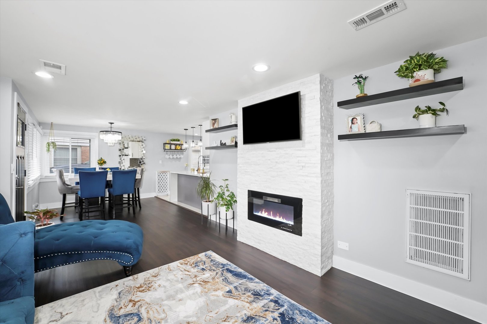 5044 Oak Center Drive