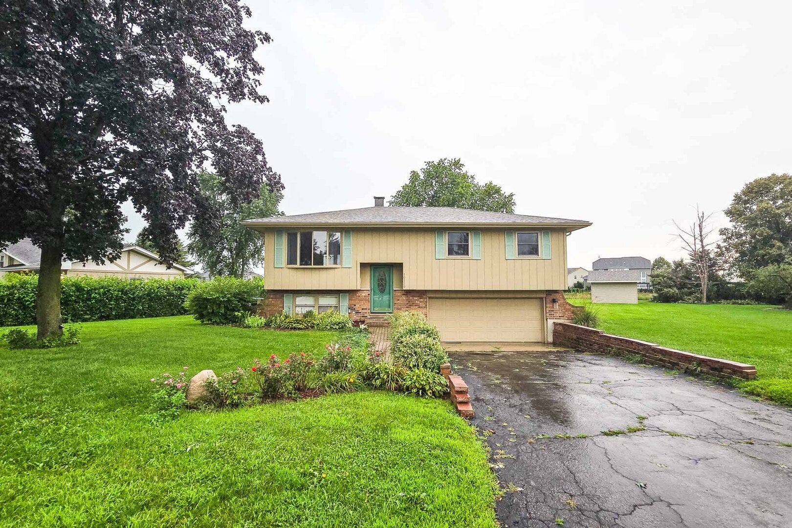10120 Sunridge Drive