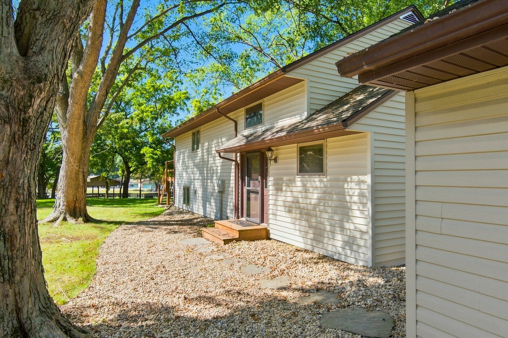 154 Beachview Court