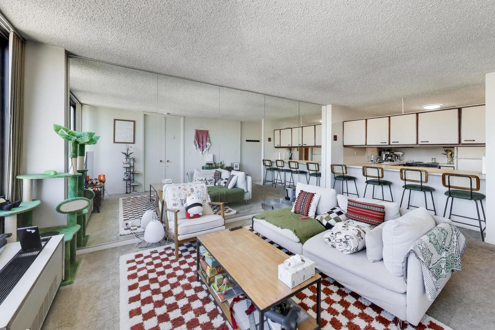 2754 N Hampden Court 1707