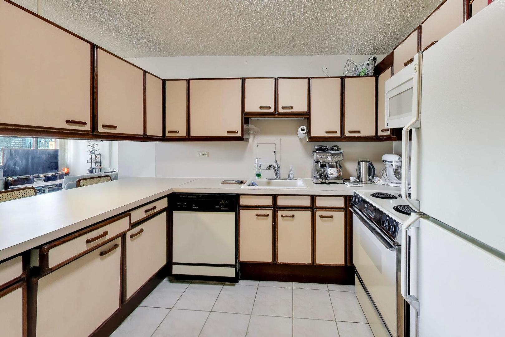 2754 N Hampden Court 1707