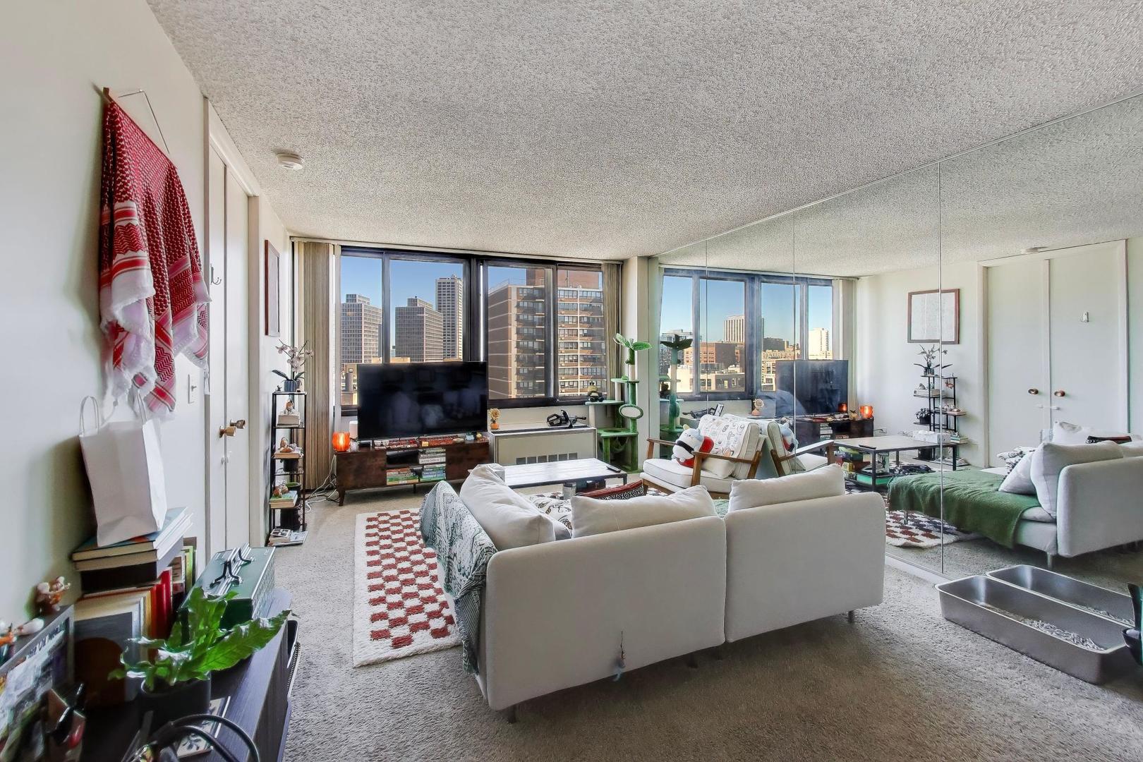 2754 N Hampden Court 1707