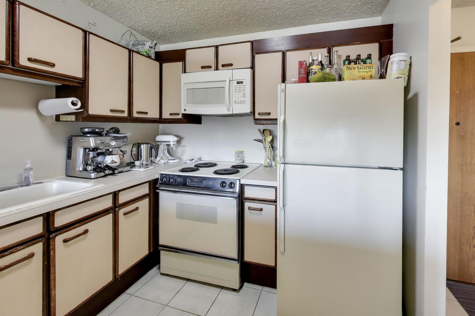 2754 N Hampden Court 1707