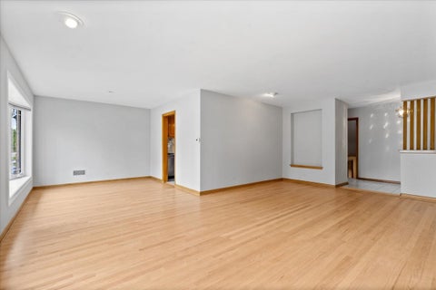 Tiny photo for 7357 N Crawford Avenue, Lincolnwood, IL 60712 (MLS # 12678571)