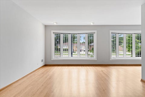 Tiny photo for 7357 N Crawford Avenue, Lincolnwood, IL 60712 (MLS # 12678571)