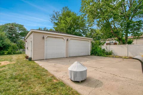Tiny photo for 1402 S Robert Drive, Mount Prospect, IL 60056 (MLS # 12716584)