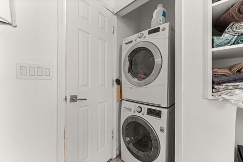 Tiny photo for 6722 S Ridgeland Avenue #3S, Chicago, IL 60649 (MLS # 12633873)