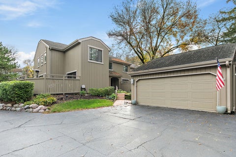 Photo of 758 Oak Hill Road, Lake Barrington, IL 60010 (MLS # 12785727)