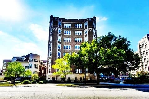 Tiny photo for 6334 N Sheridan Road #3E, Chicago, IL 60660 (MLS # 12654166)