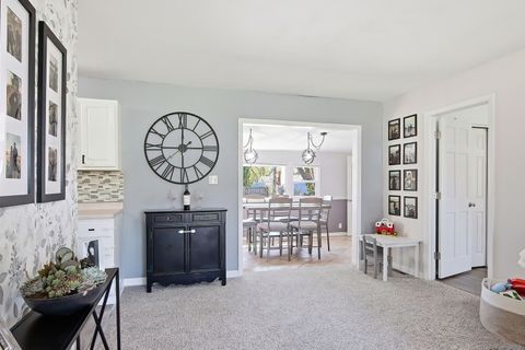 Tiny photo for 1820 Parklane Avenue, McHenry, IL 60050 (MLS # 12624596)