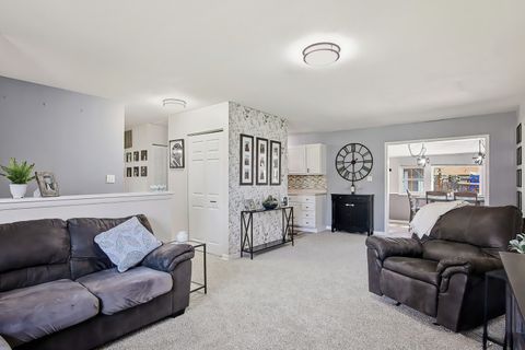 Tiny photo for 1820 Parklane Avenue, McHenry, IL 60050 (MLS # 12624596)