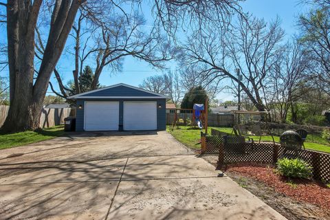 Tiny photo for 1820 Parklane Avenue, McHenry, IL 60050 (MLS # 12624596)