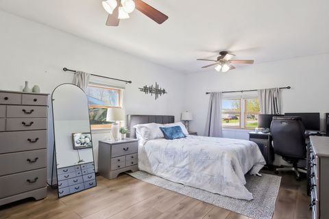 Tiny photo for 1820 Parklane Avenue, McHenry, IL 60050 (MLS # 12624596)