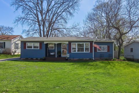 Photo of 1820 Parklane Avenue, McHenry, IL 60050 (MLS # 12624596)