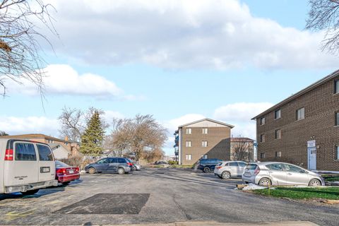 Tiny photo for 6335 175th Street #2S, Tinley Park, IL 60477 (MLS # 12589785)