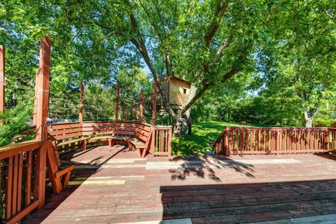 Tiny photo for 20831 N Maple Court, Deerfield, IL 60015 (MLS # 12472907)