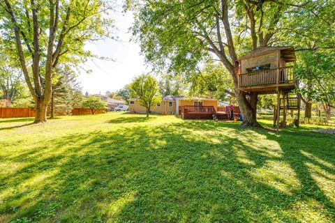 Tiny photo for 20831 N Maple Court, Deerfield, IL 60015 (MLS # 12472907)