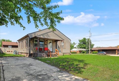 Photo of 1521 FISHER Street, Pekin, IL 61554 (MLS # 12636175)