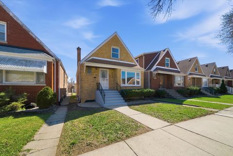 Tiny photo for 6535 S Kolin Avenue, Chicago, IL 60629 (MLS # 12615014)