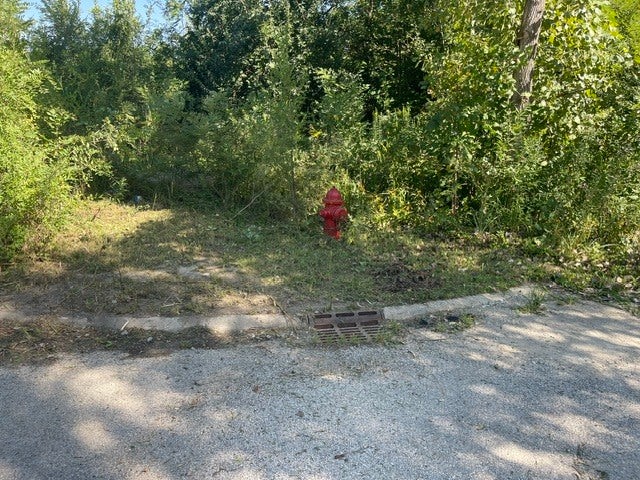 7 lots N rt 129 & Hole in the wall Court
