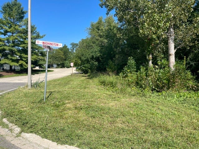 7 lots N rt 129 & Hole in the wall Court