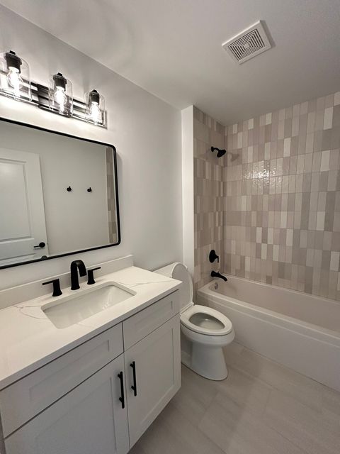 Tiny photo for 444 E Schiller Street, Elmhurst, IL 60126 (MLS # 12513475)