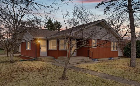 Photo of 502 E Florida Avenue, Urbana, IL 61801 (MLS # 12554600)