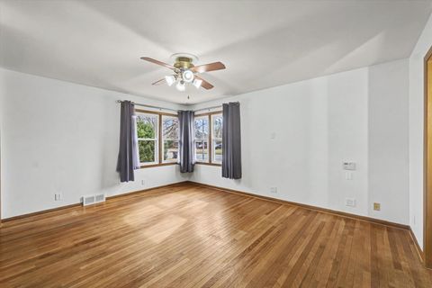 Tiny photo for 502 E Florida Avenue, Urbana, IL 61801 (MLS # 12554600)