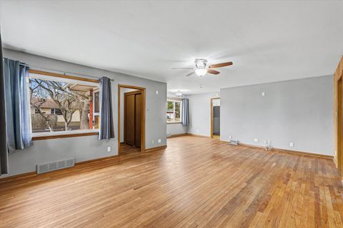 Tiny photo for 502 E Florida Avenue, Urbana, IL 61801 (MLS # 12554600)