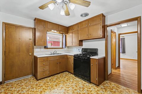 Tiny photo for 502 E Florida Avenue, Urbana, IL 61801 (MLS # 12554600)