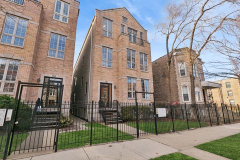 4426 S CALUMET Avenue 3 Chicago IL 60653