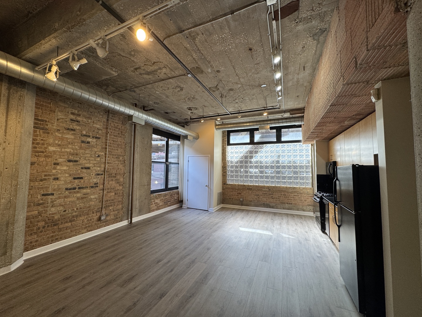 1516 S Wabash Avenue 208