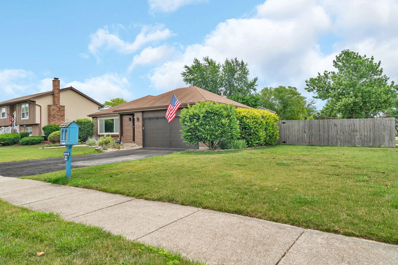 7347 W Benton Drive